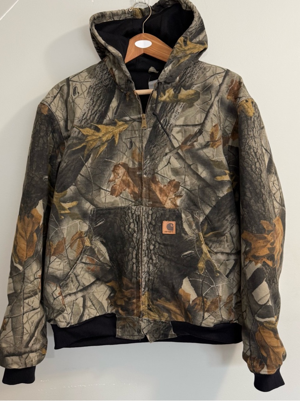 Vintage Carhartt Realtree Hardwoods Hooded Duck Canvas Workwear Jacket J221 CAP